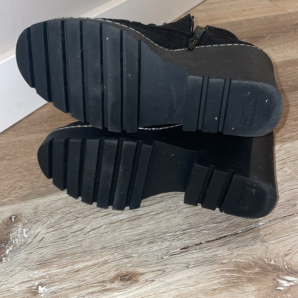 Boots - Picture 6 of 6